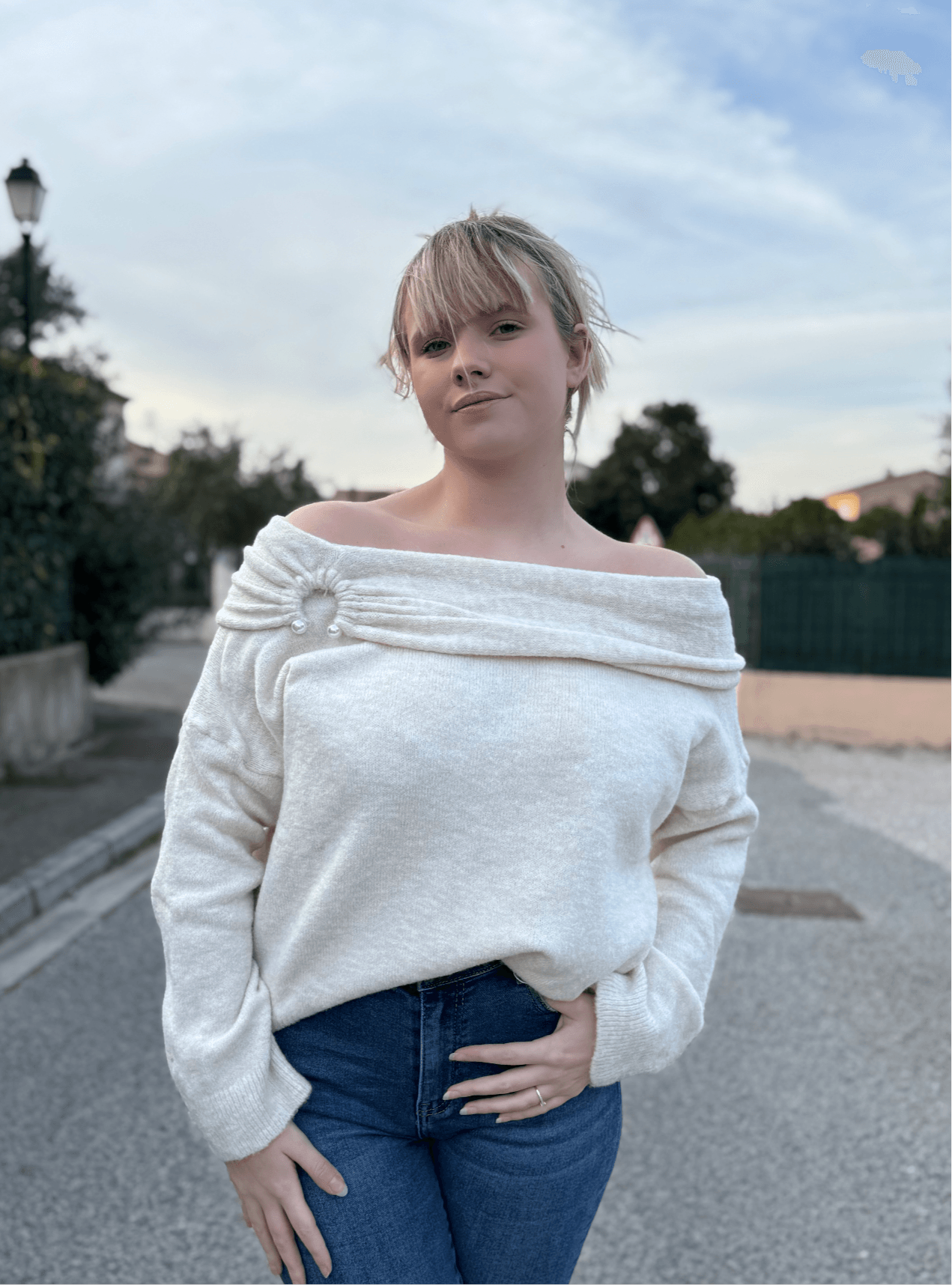Pull épaule dénudée